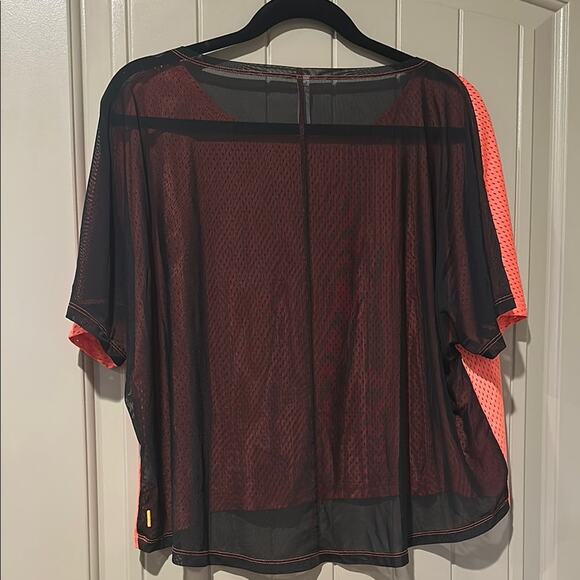 LUCY Athletic Mesh Top L - Picture 6 of 9